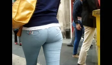 Người phụ nữ Sexy thổi kèn nga sex nhật bản vú to dính vào.