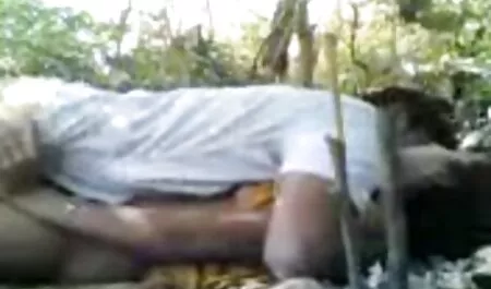Một cô gái đã hoàn thành ở một lễ tân ở sex vu to moi nhat bác sĩ phụ khoa.