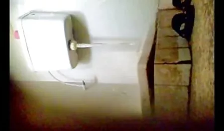 Các cô gái tóc vàng bị buộc phải trả tiền phim sec nhat vu to nợ.