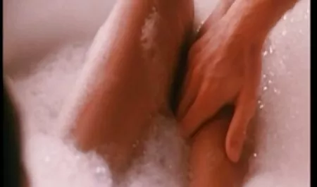 Cô trên bãi phim sex gai vu to nhat ban biển khỏa thân chơi bóng chuyền