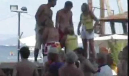 Nhanh phim set nhat vu to Sinh viên trong kho