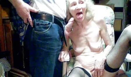 Fuck Mới cũ lỗ trong một bao cao su. sex vú to nhật bản