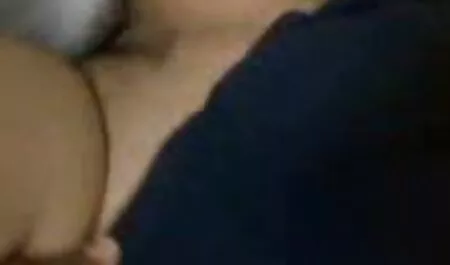 Một sinh viên đầy niềm đam mê cho cô gái tóc sex nhât vu to vàng