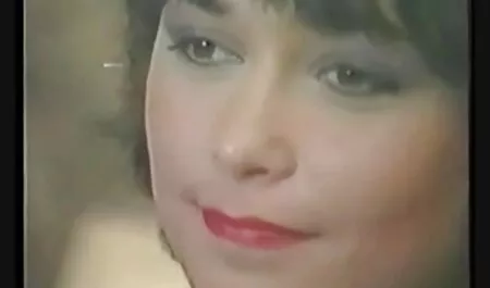 Cô sex nhật vú to gái tóc vàng trong giày