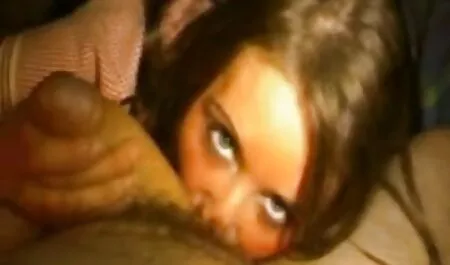 Nga ngồi trên dương vật cứng sex vu to nhat