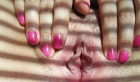 Một nhóm của người sex nhât vu to da đen ăn da đen, trên ghế dài.