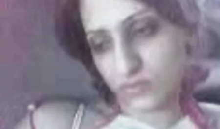 Cô gái mua một điện sex nhat ban vu to nam