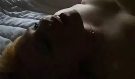 Cô ấy có tình phim nhat vu to dục với một cô gái da đen, một cô gái tóc vàng miệng để các cô gái tóc vàng