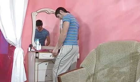 Thủ dâm của con điếm già và cô ấy phim sex nhat ban gai vu to lên.